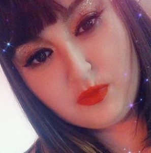 Meet your Posher, Lara